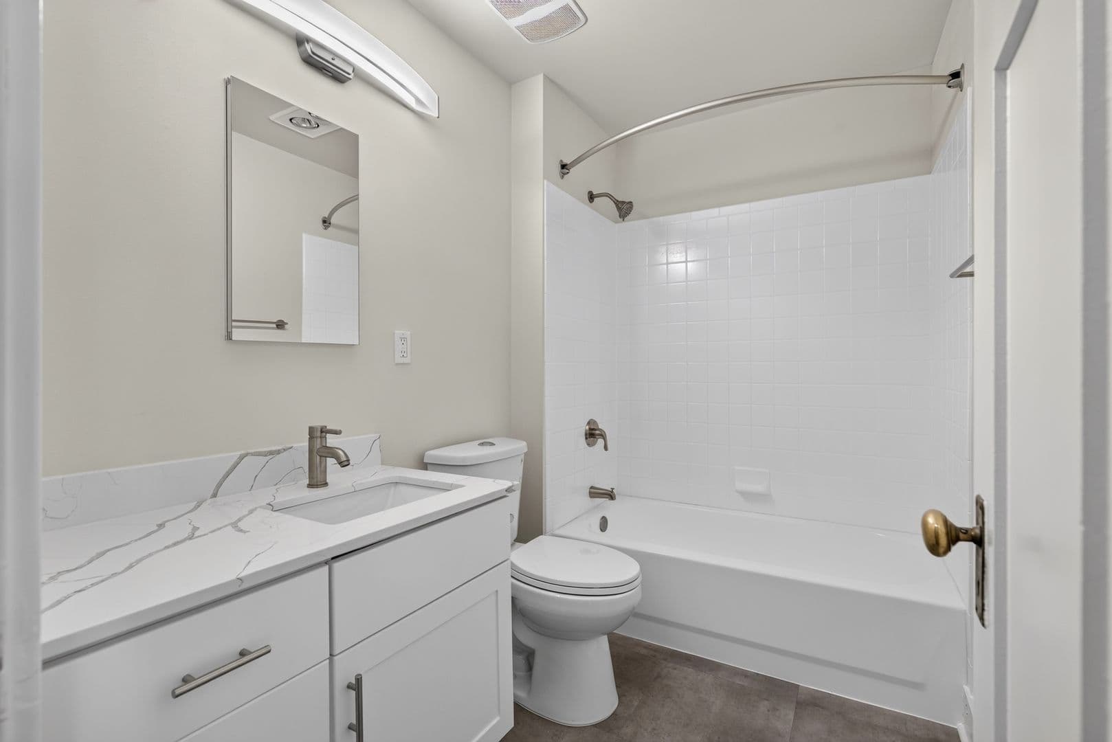 Seattle Apartment: 305 Bellevue Ave E