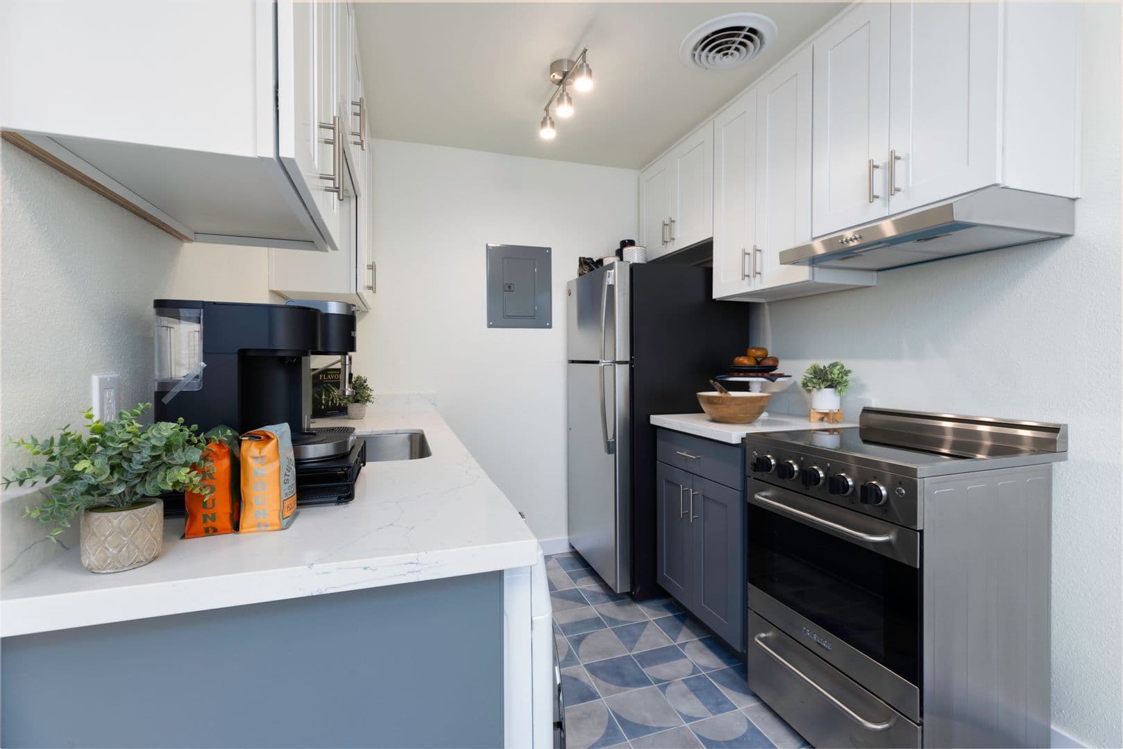 Seattle Apartment: 1727 Summit Avenue