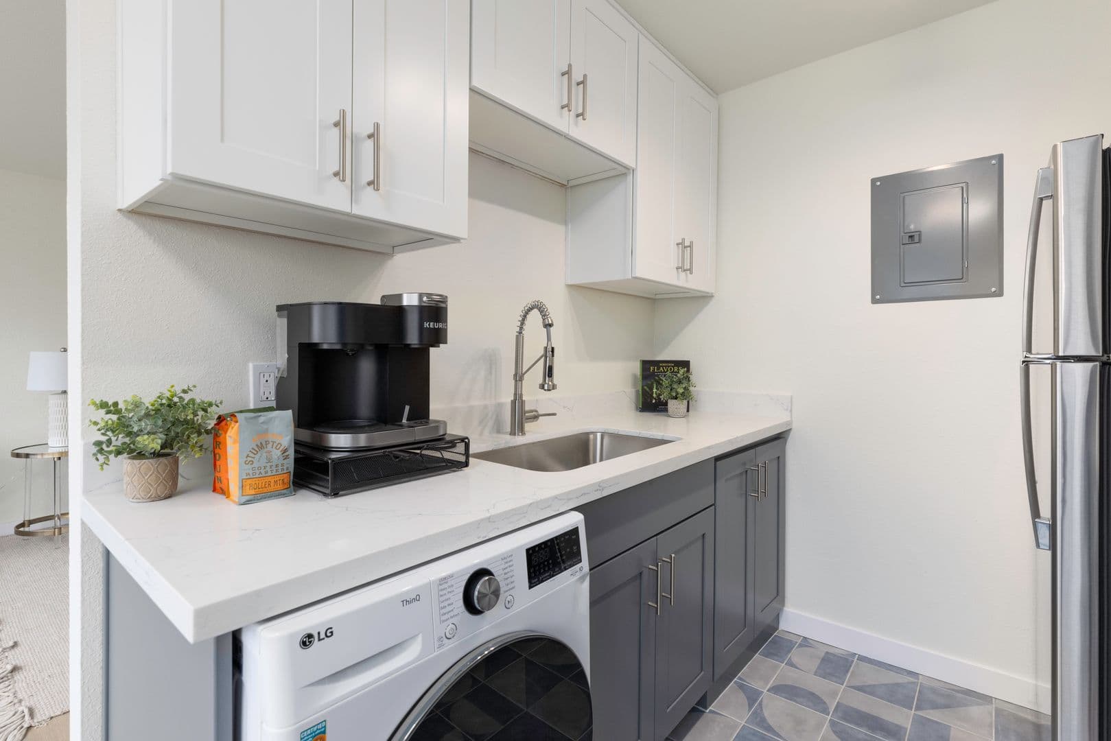 Seattle Apartment: 1727 Summit Avenue