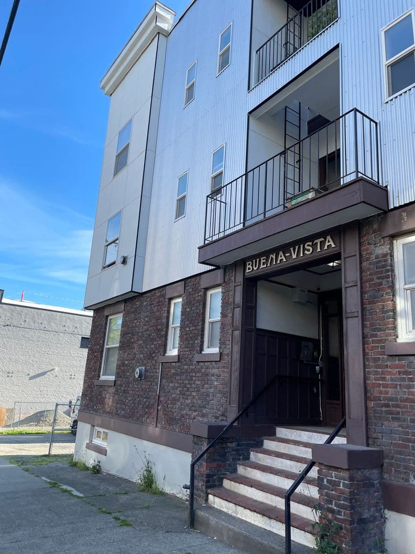 Seattle Apartment: 1633 Boylston Ave