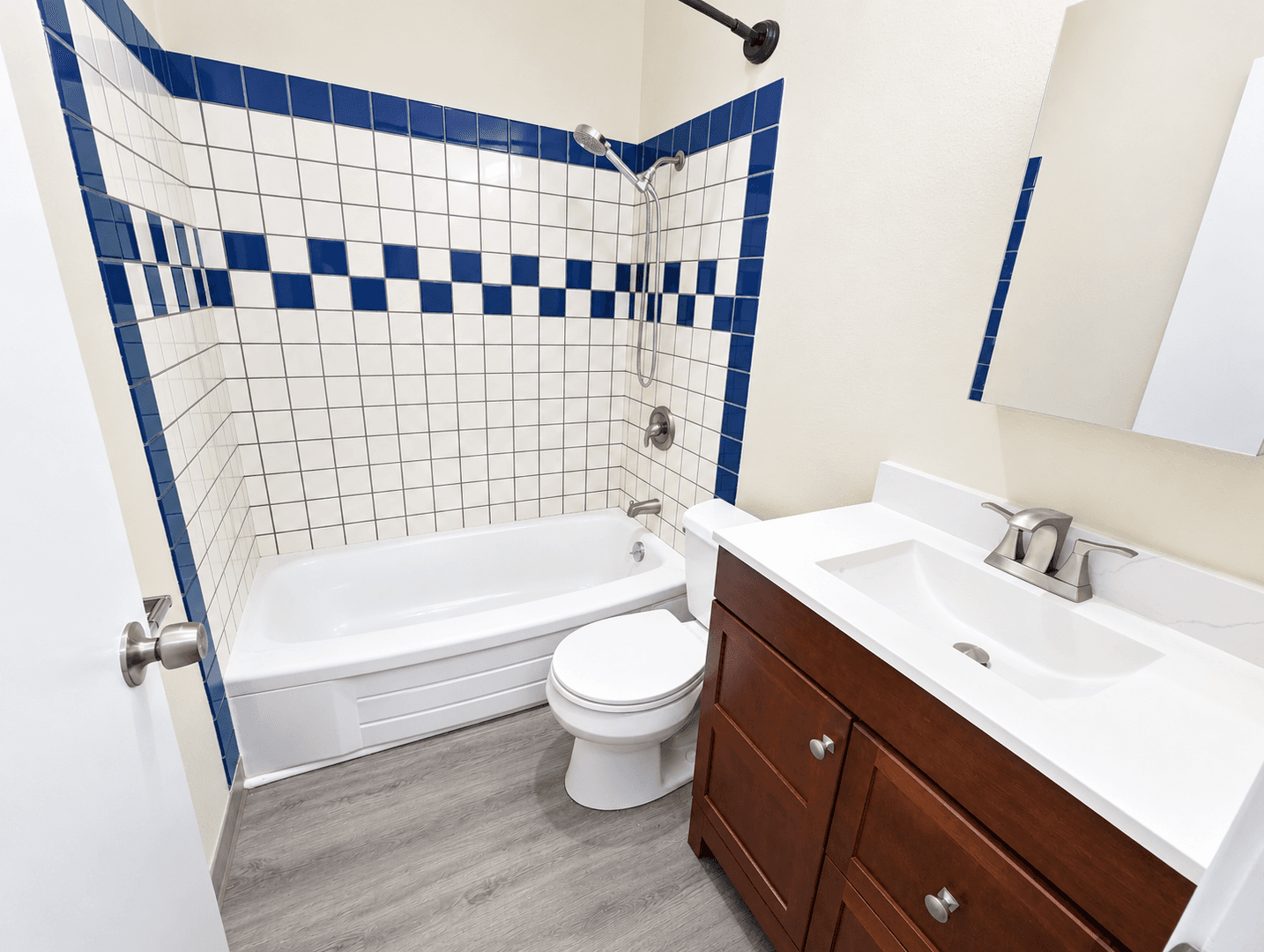 Seattle Apartment: 433 Belmont Ave E