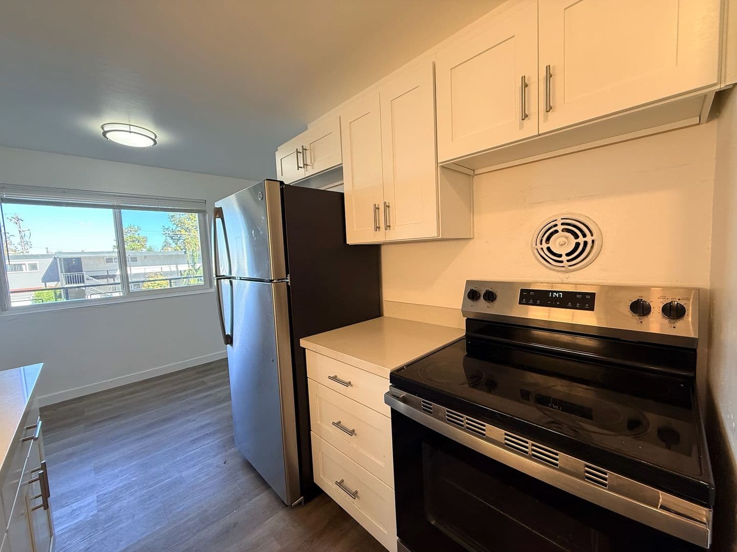 Seattle Apartment: 5231 39th Ave S