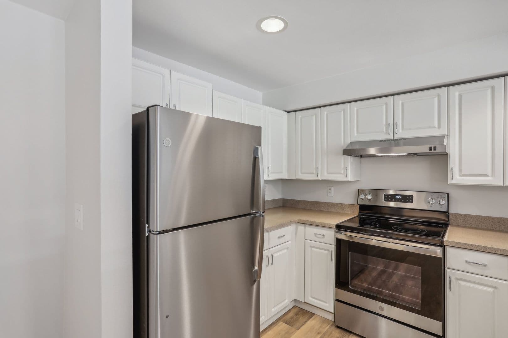 Seattle Apartment: 311 Bellevue Ave E