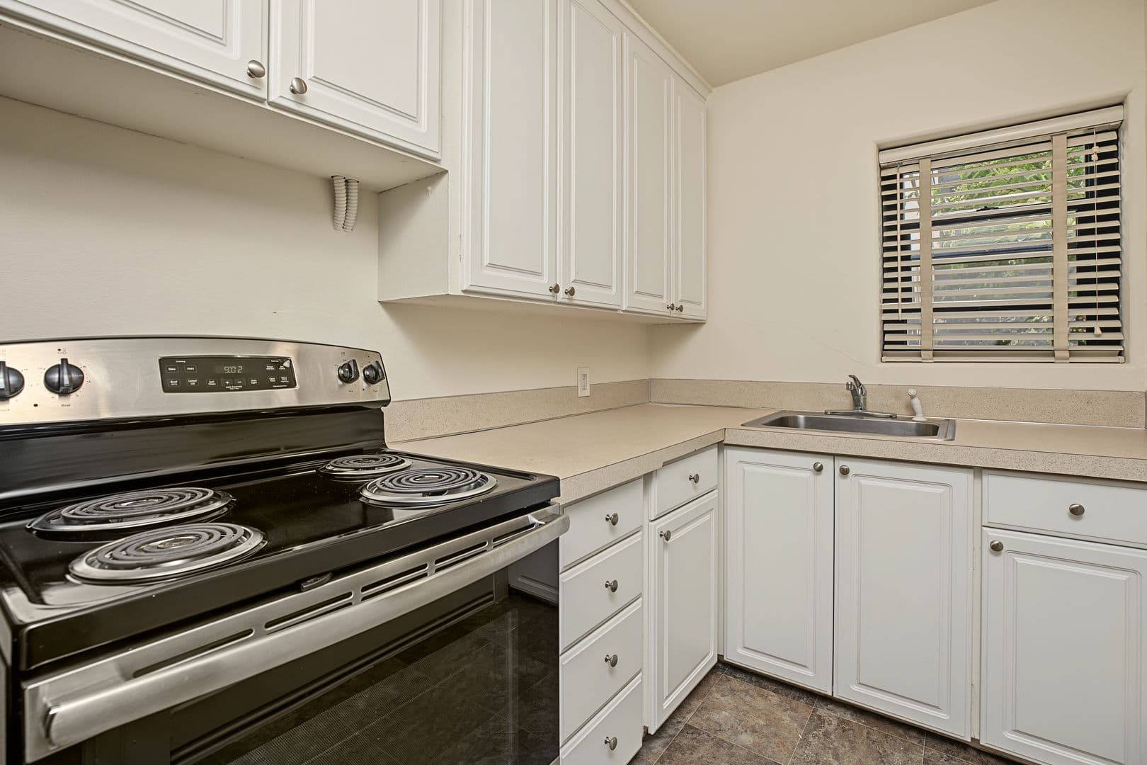 Seattle Apartment: 620 8th Ave