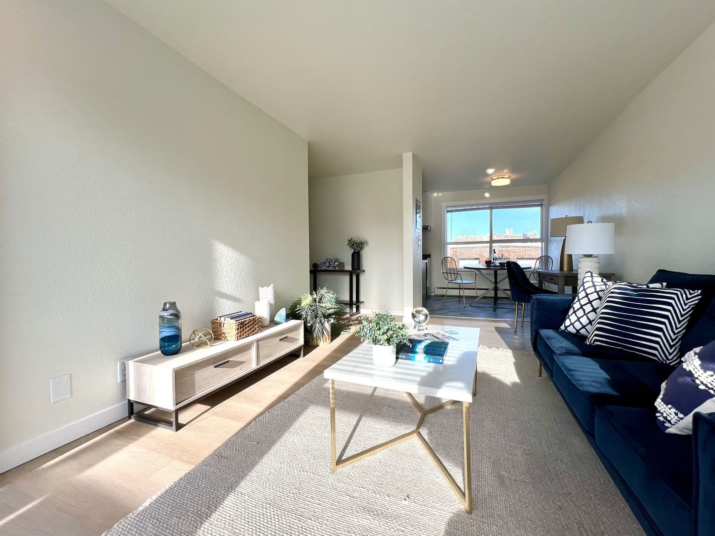 Seattle Apartment: 1727 Summit Avenue