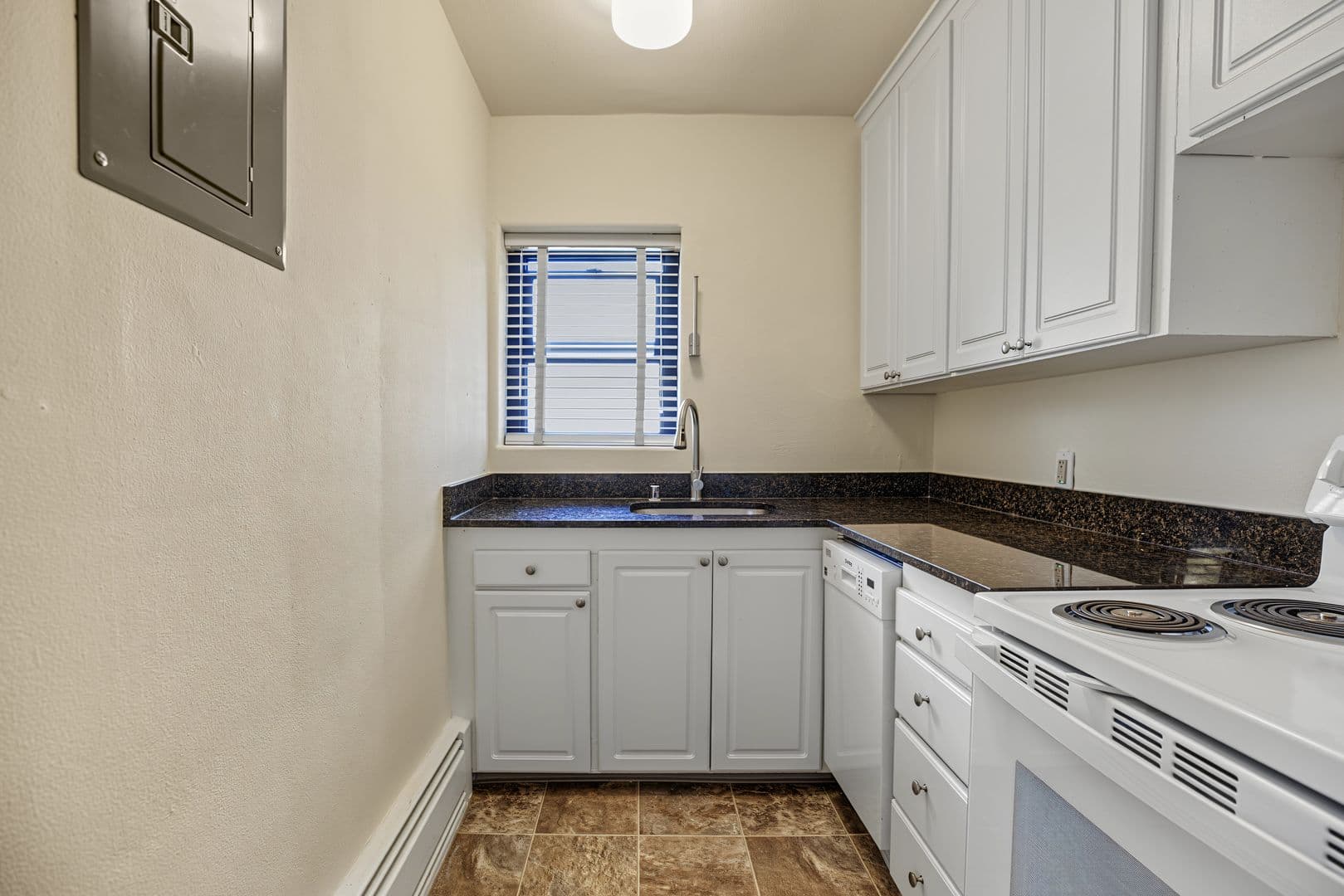 Seattle Apartment: 620 8th Ave