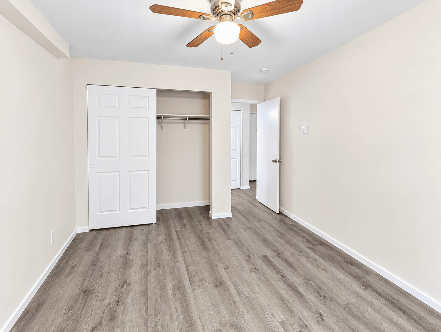 Seattle Apartment: 433 Belmont Ave E