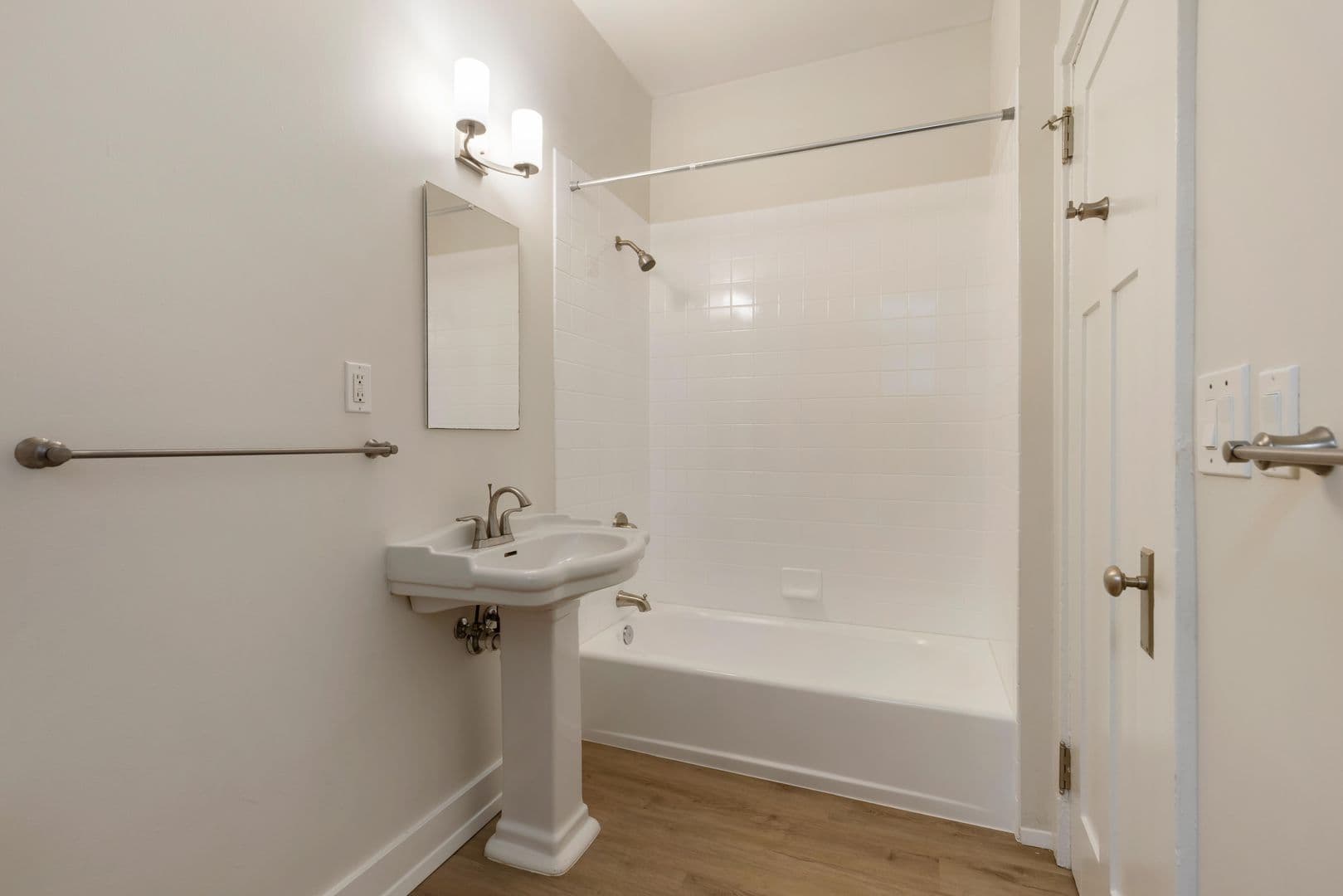 Seattle Apartment: 305 Bellevue Ave E