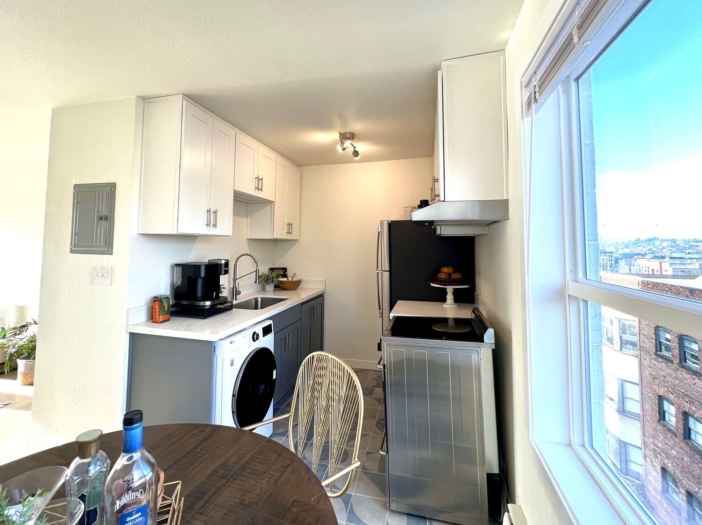 Seattle Apartment: 1727 Summit Avenue