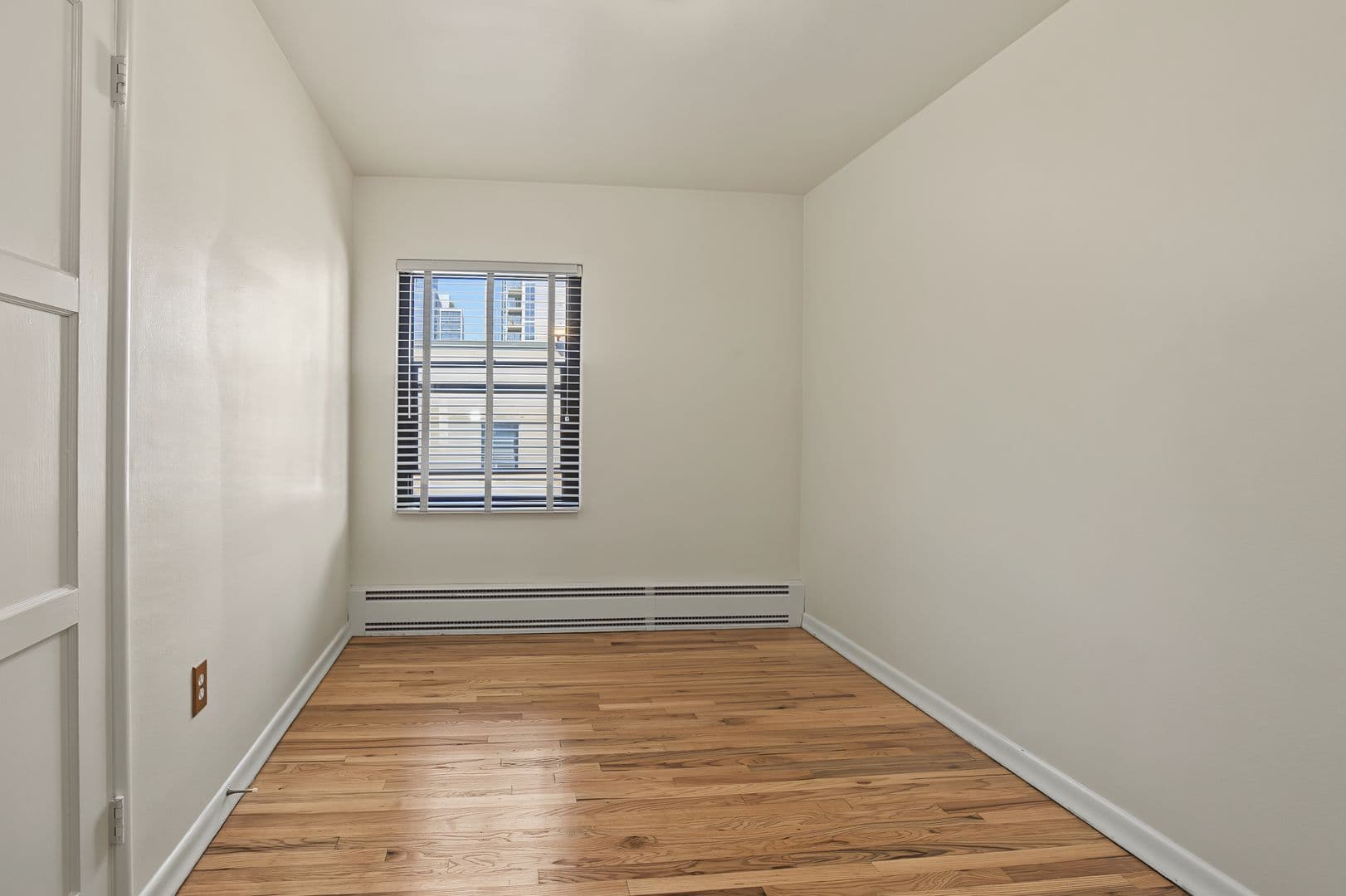Seattle Apartment: 620 8th Ave