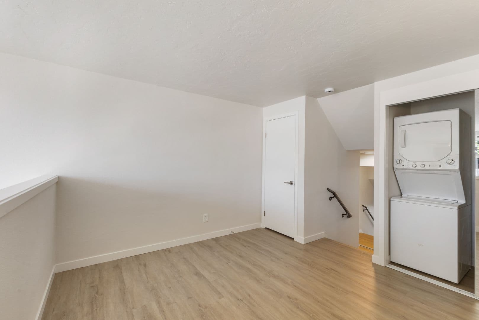 Seattle Apartment: 315 Belmont Ave E