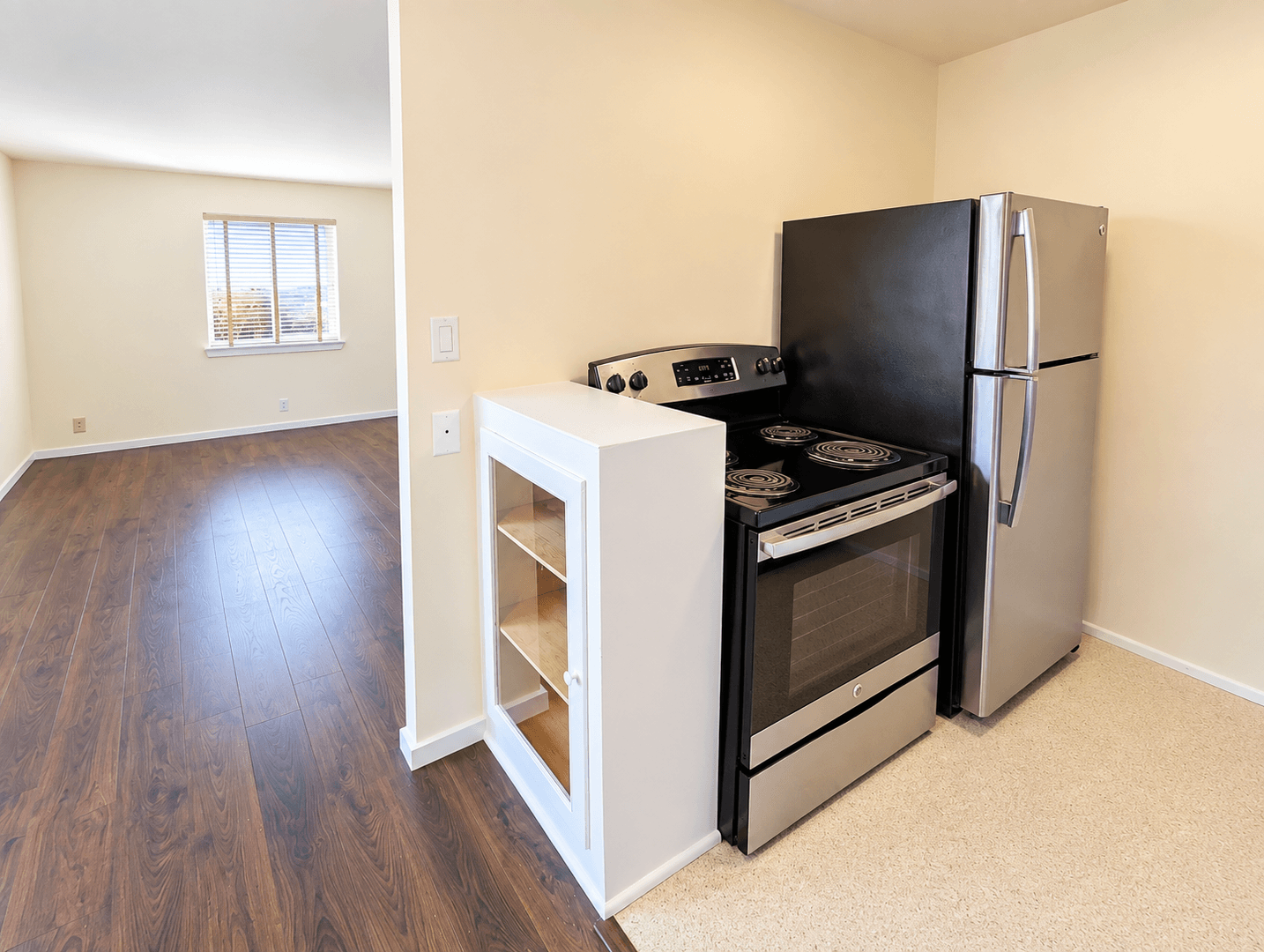 Seattle Apartment: 535 13th Ave E