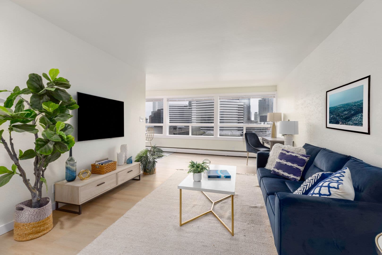 Seattle Apartment: 1727 Summit Avenue
