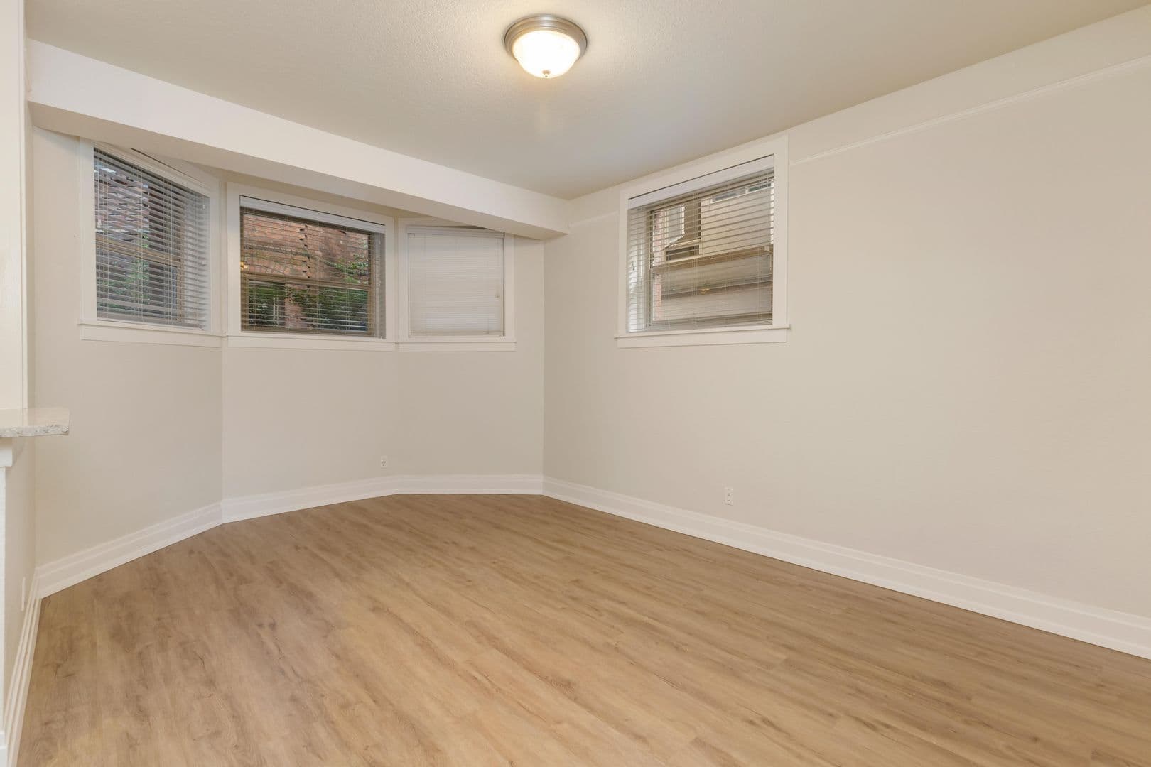 Seattle Apartment: 305 Bellevue Ave E
