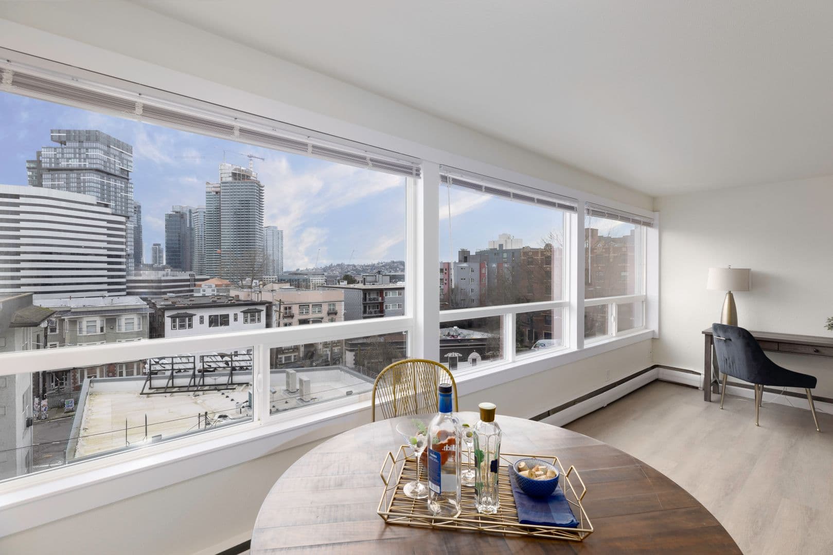 Seattle Apartment: 1727 Summit Avenue