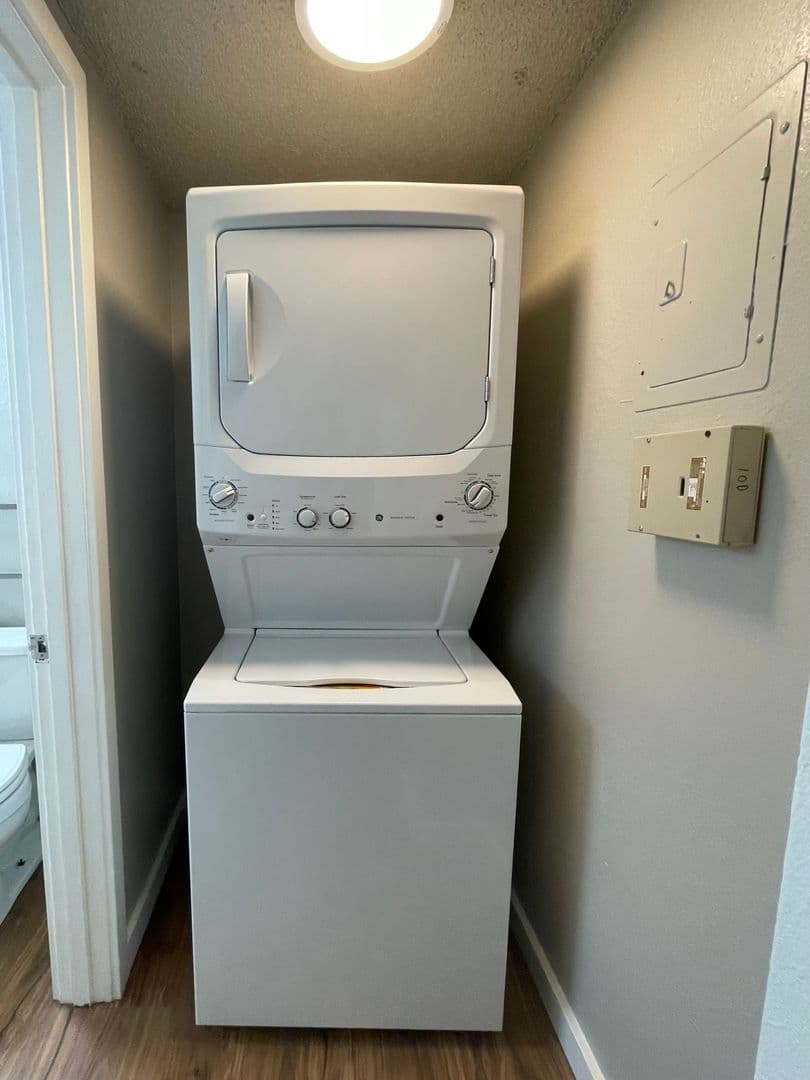 Seattle Apartment: 2010-2014 E Yesler Way