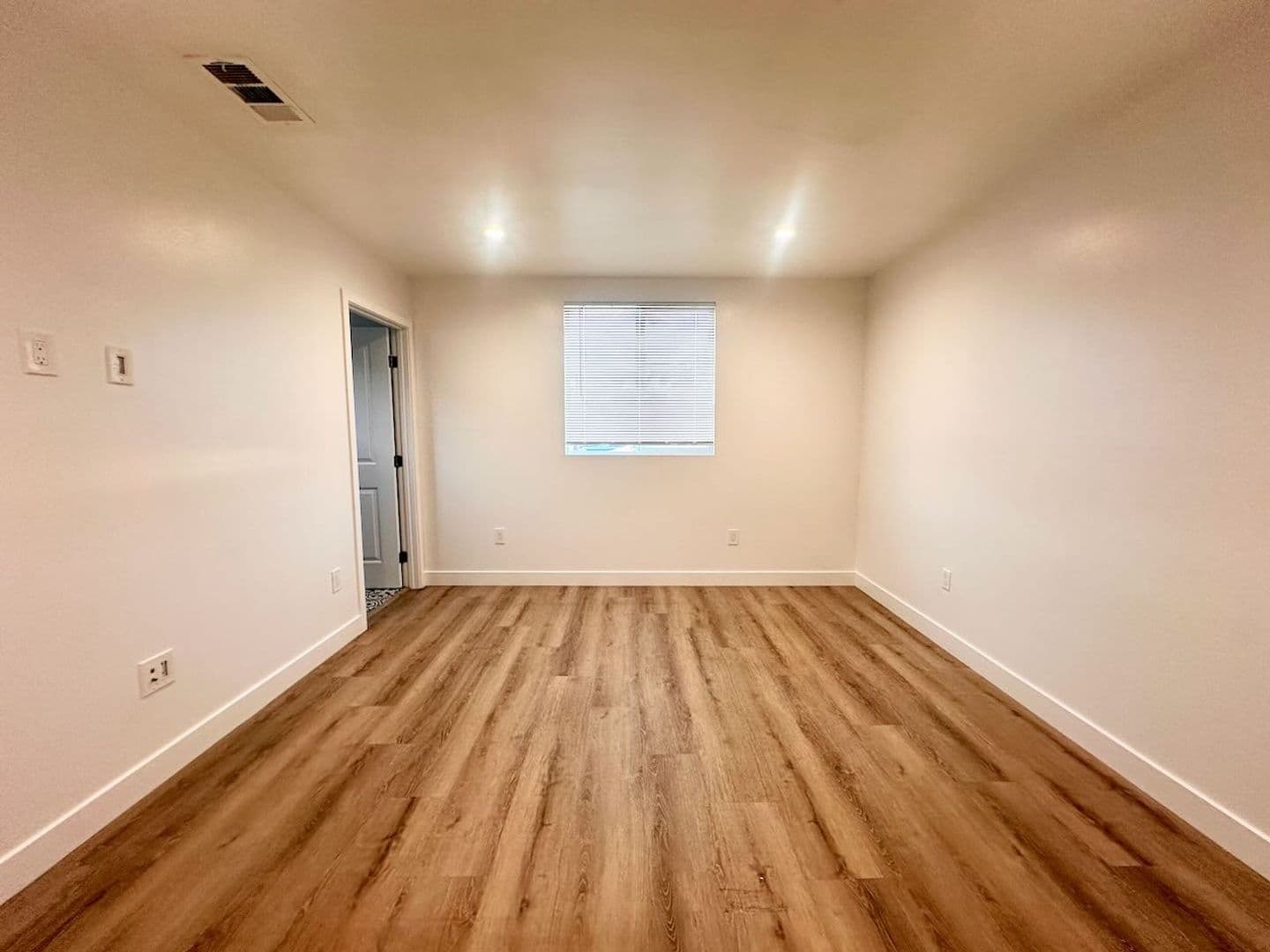 Harbor City Apartment: 1427 254th St.