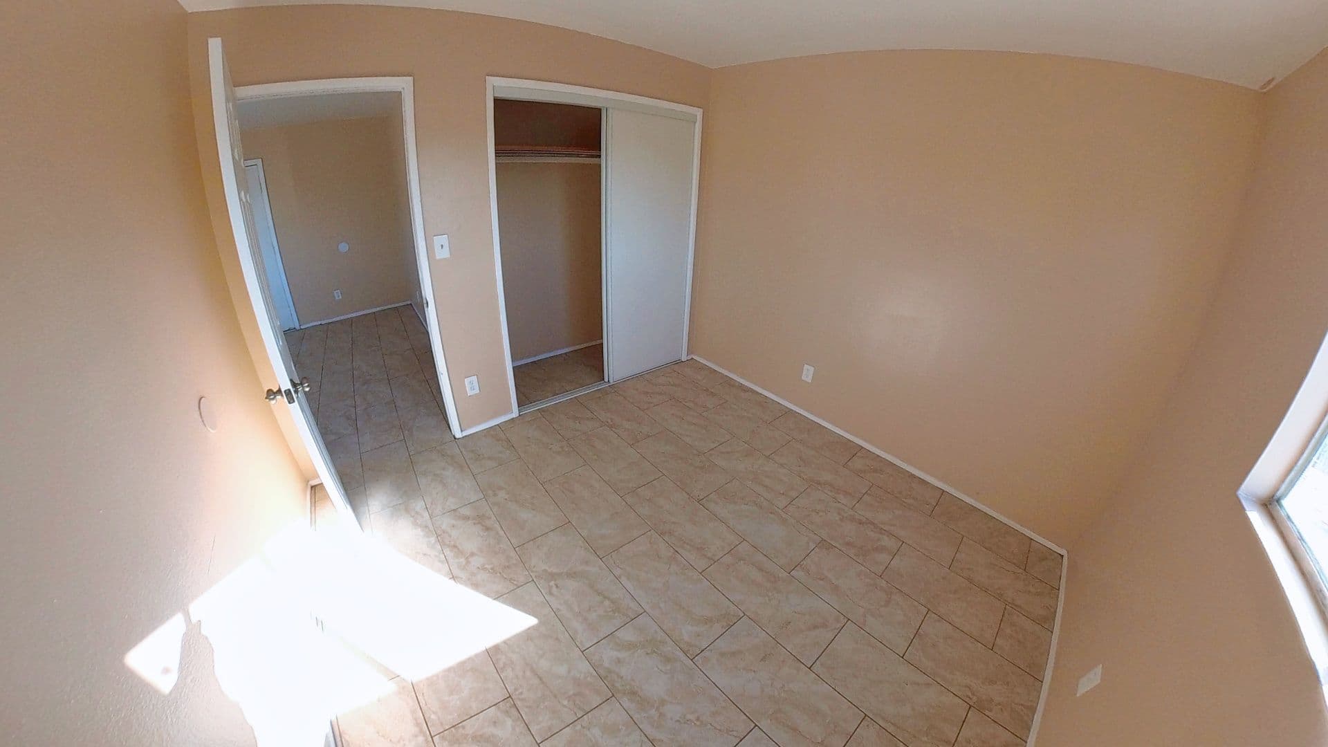 Los Angeles Apartment: 8925 S Broadway