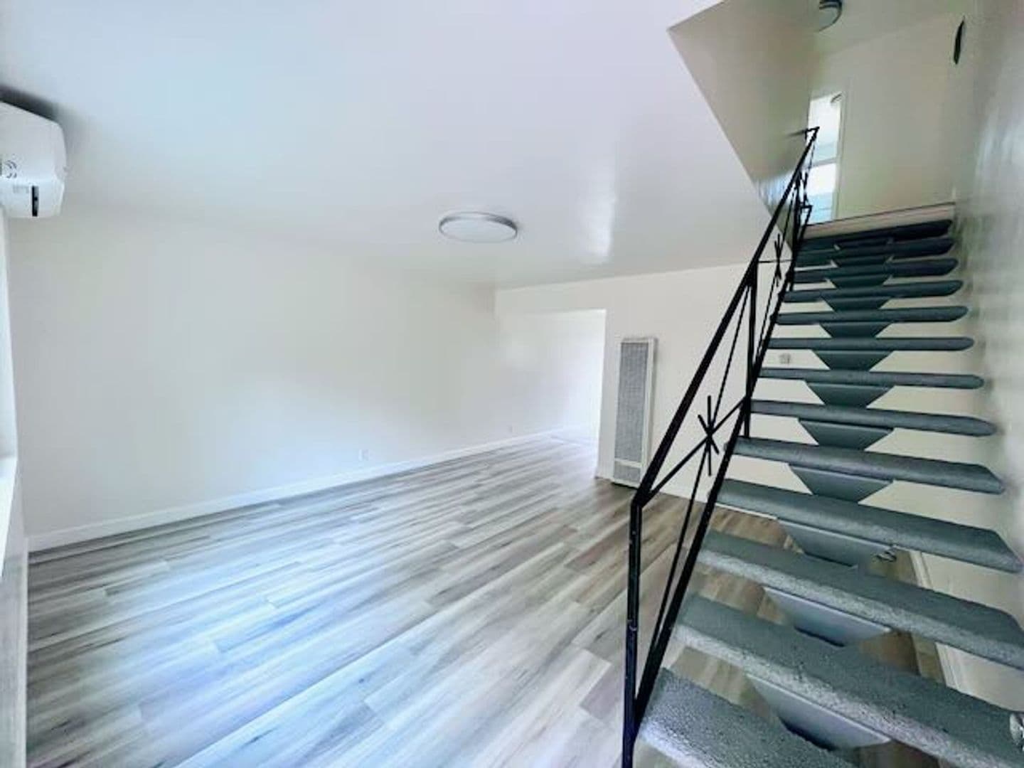 Los Angeles Apartment: 3751-3753 Locke Ave.