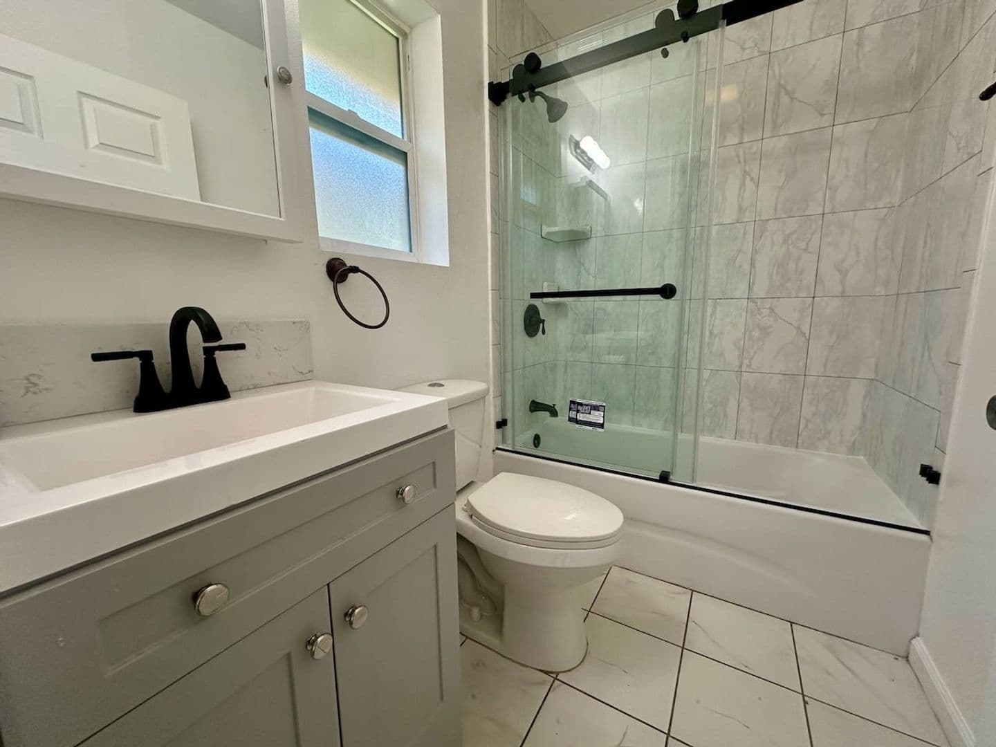 Los Angeles Apartment: 4491 Pyrites St