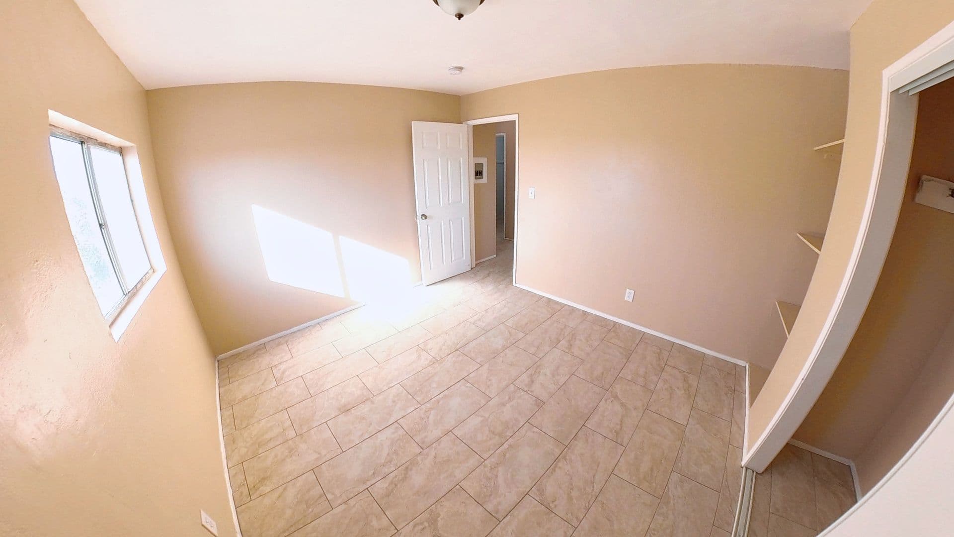 Los Angeles Apartment: 8925 S Broadway