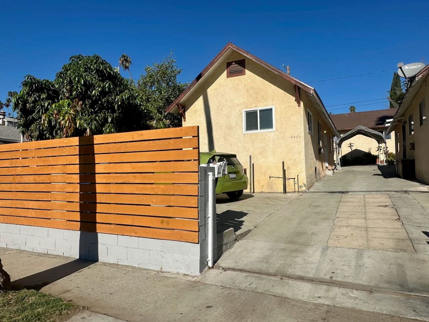 Los Angeles Apartment: 4491 Pyrites St