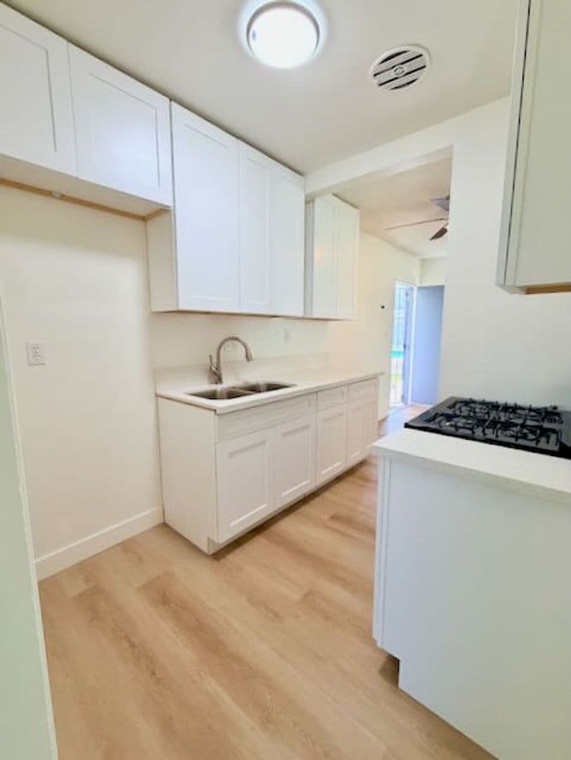 Fullerton Apartment: 1801-1809 E Wilshire Ave