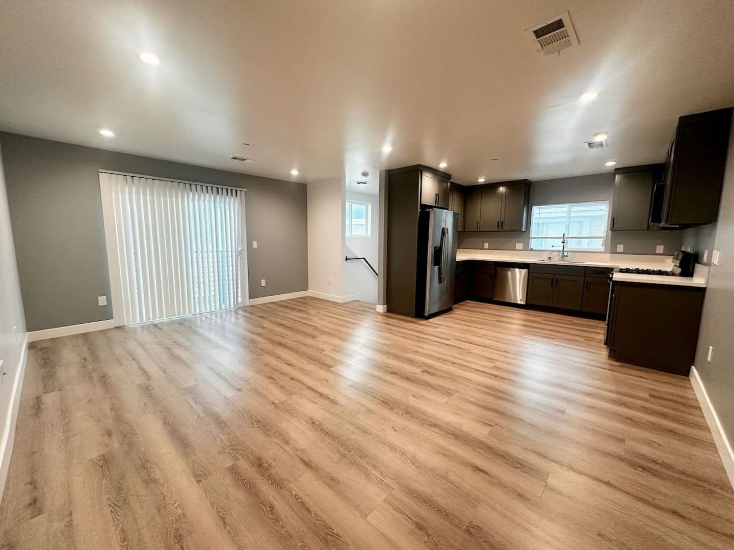 Harbor City Apartment: 1427 254th St.