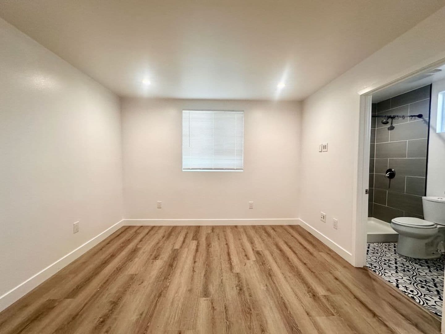 Harbor City Apartment: 1427 254th St.