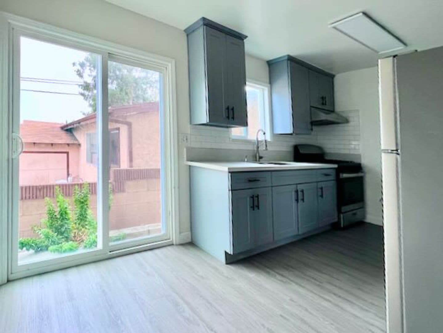 Los Angeles Apartment: 3751-3753 Locke Ave.