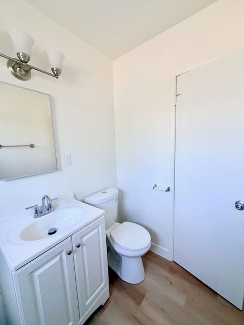 Fullerton Apartment: 1801-1809 E Wilshire Ave