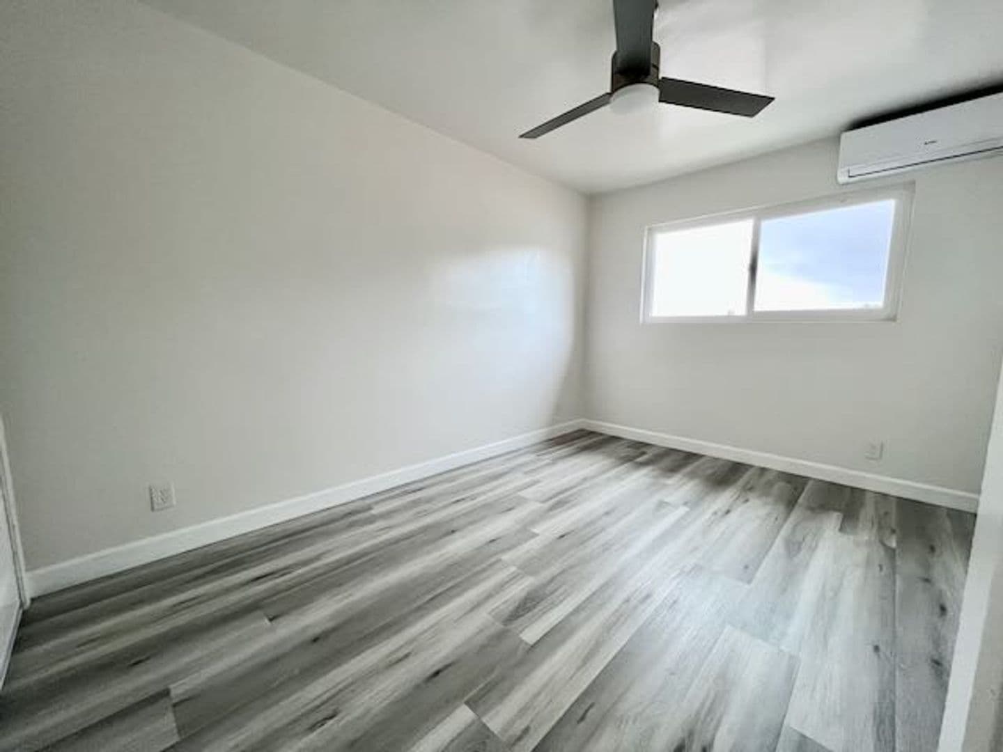 Los Angeles Apartment: 3751-3753 Locke Ave.