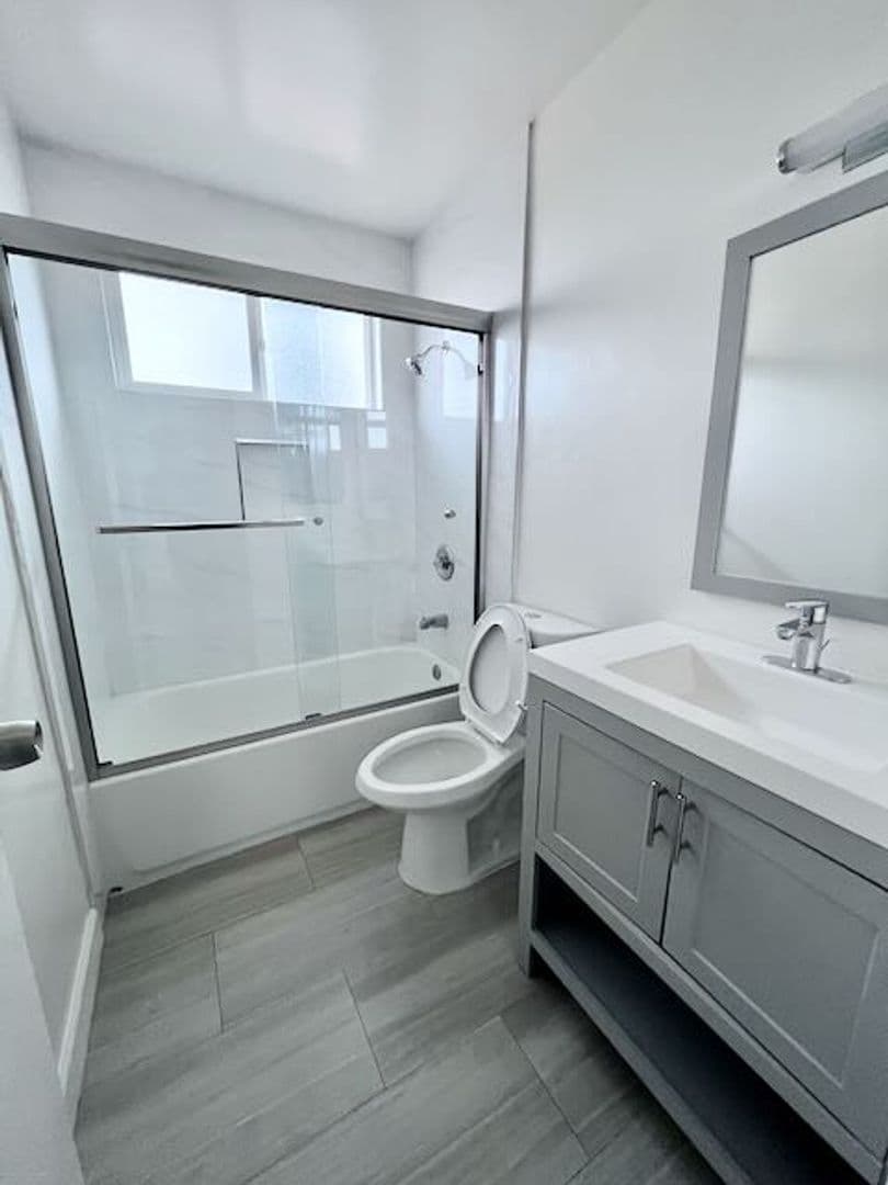 Los Angeles Apartment: 3751-3753 Locke Ave.