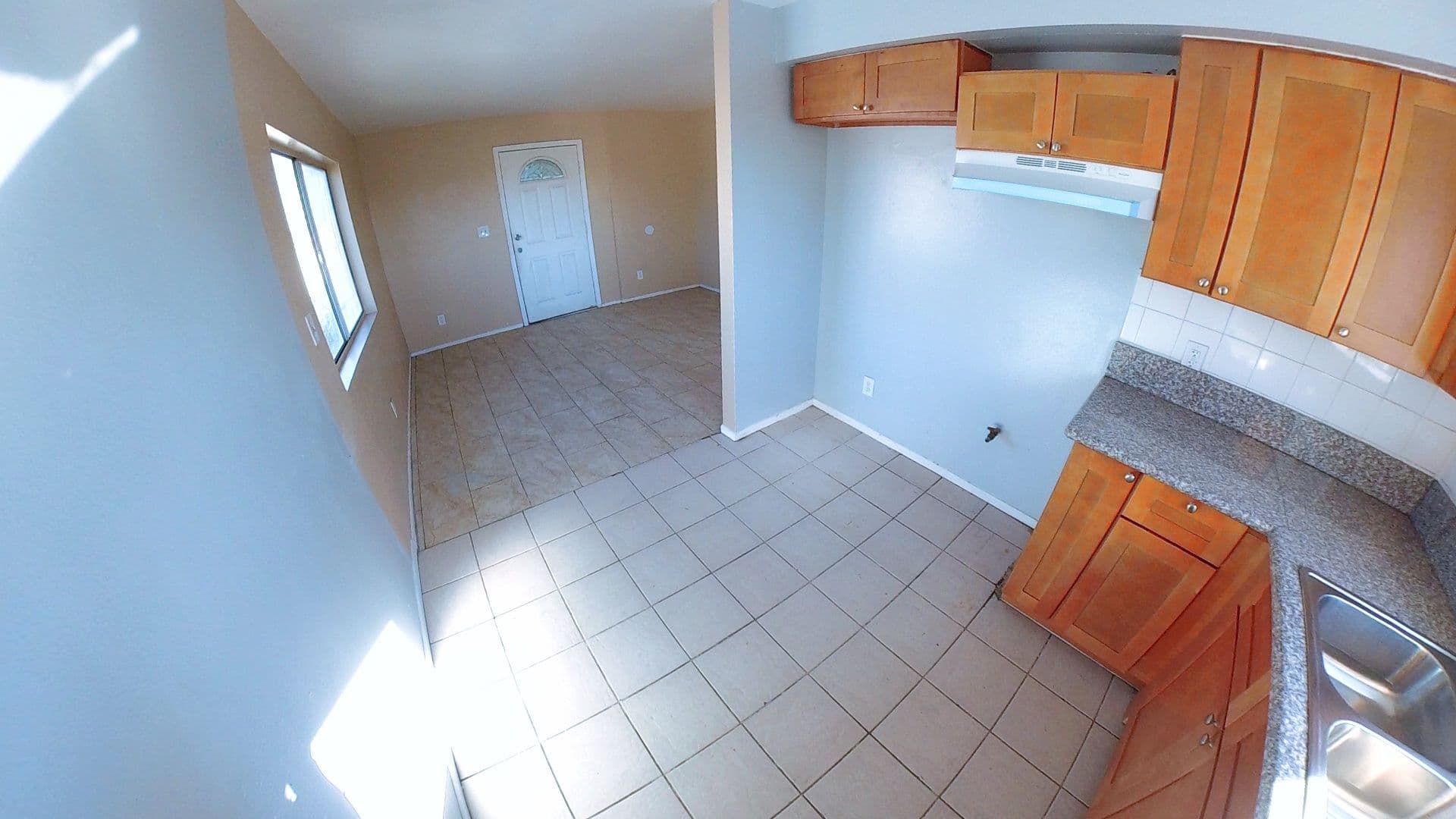 Los Angeles Apartment: 8925 S Broadway