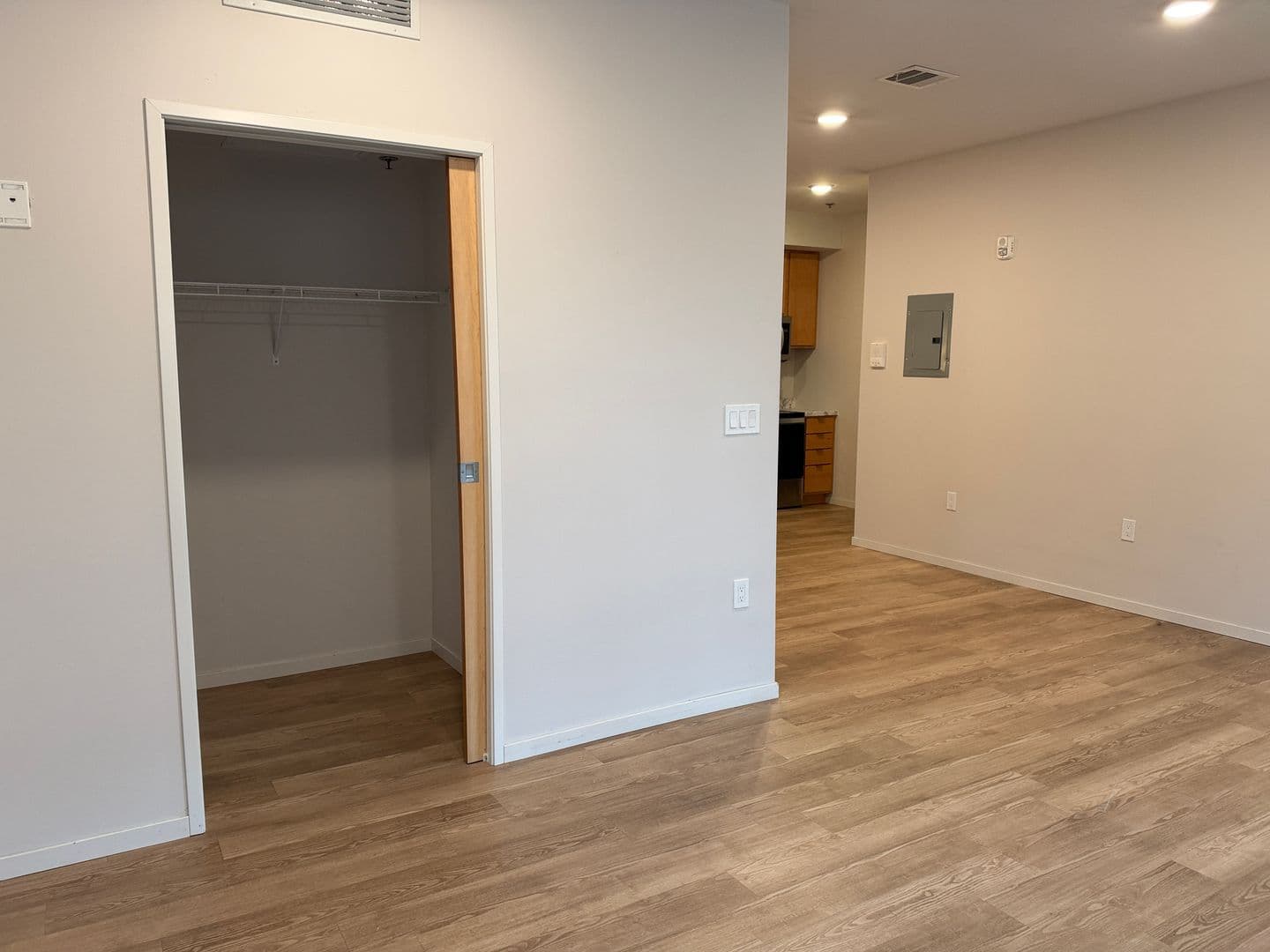 Grand Forks Apartment: 323 Demers Ave