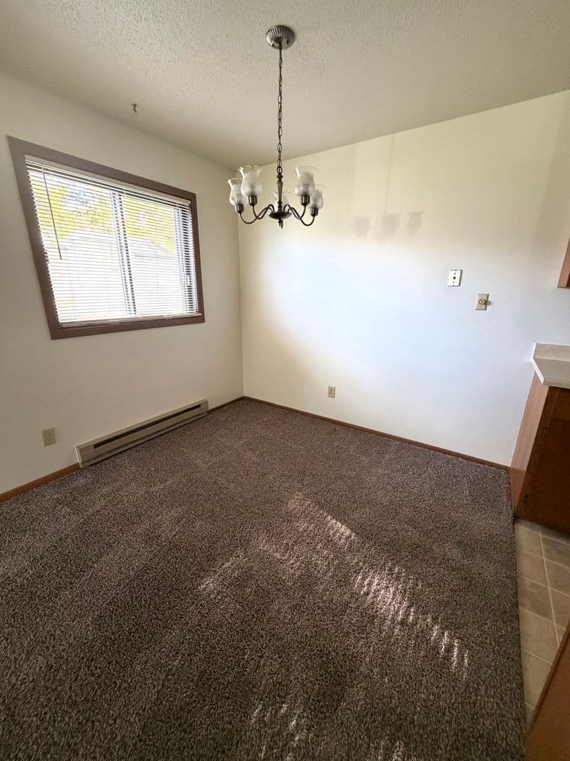 Grand Forks Apartment: 1951 S 29th St