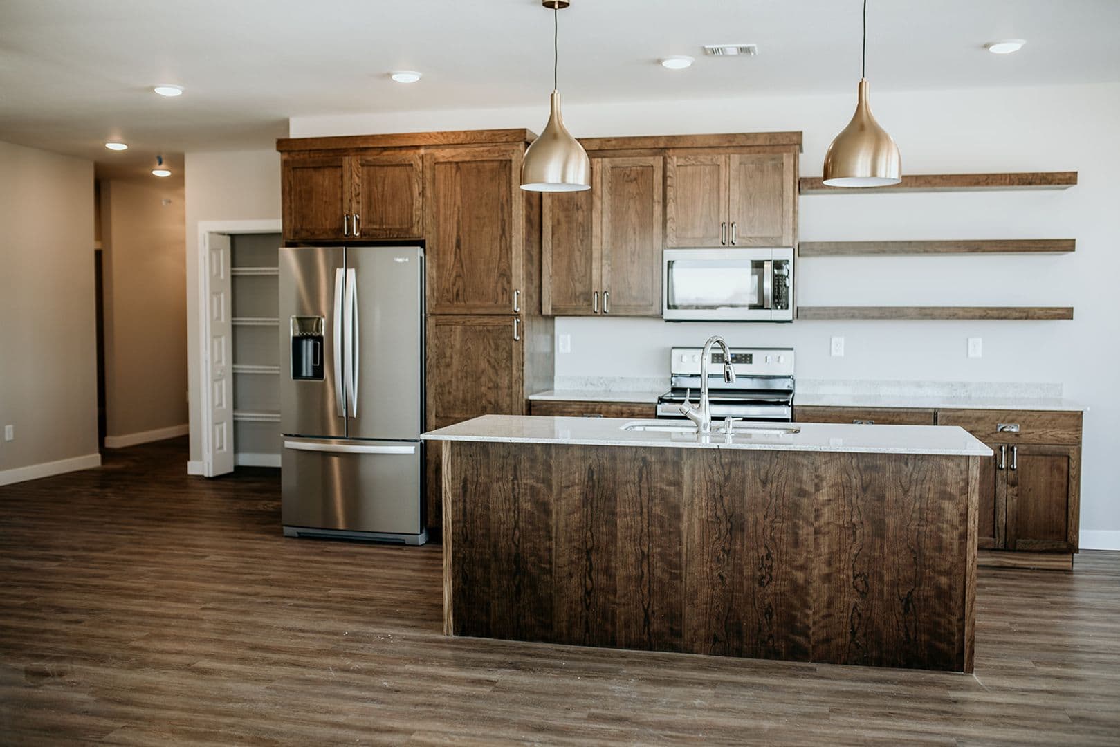 Grand Forks Apartment: 3880, 3820 S 15th St