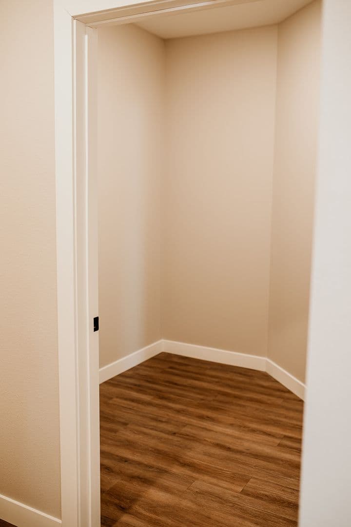 Grand Forks Apartment: 3880, 3820 S 15th St