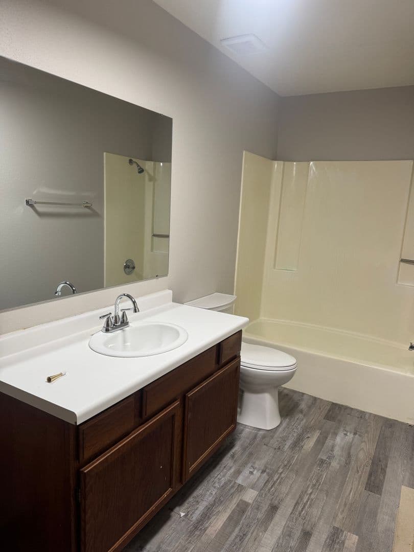 Grand Forks Apartment: 1416-1426 10th Ave N