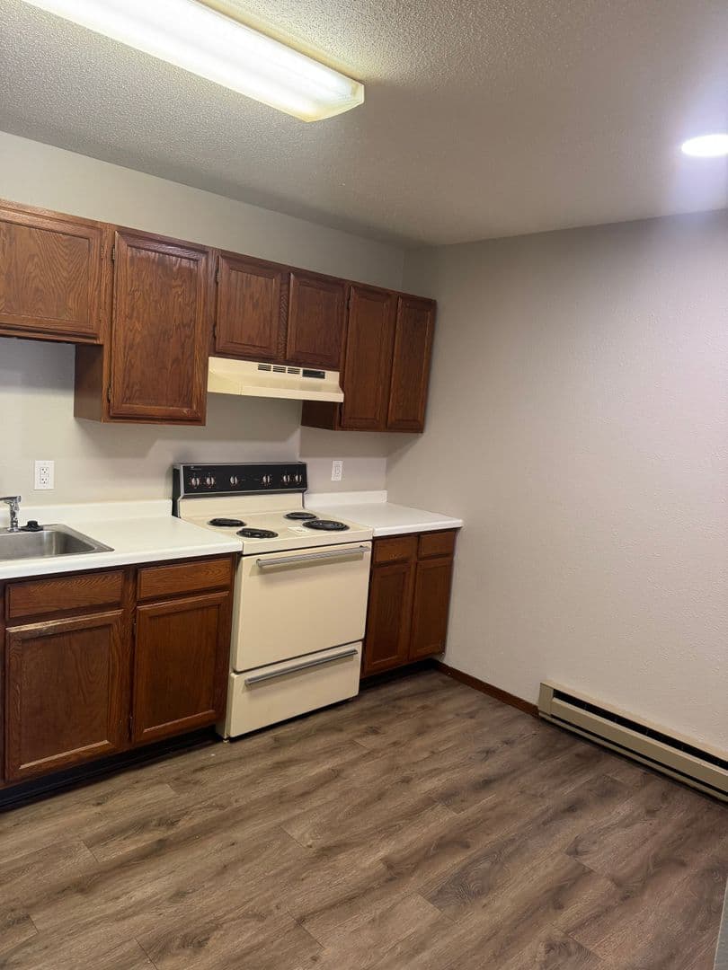 Grand Forks Apartment: 1416-1426 10th Ave N