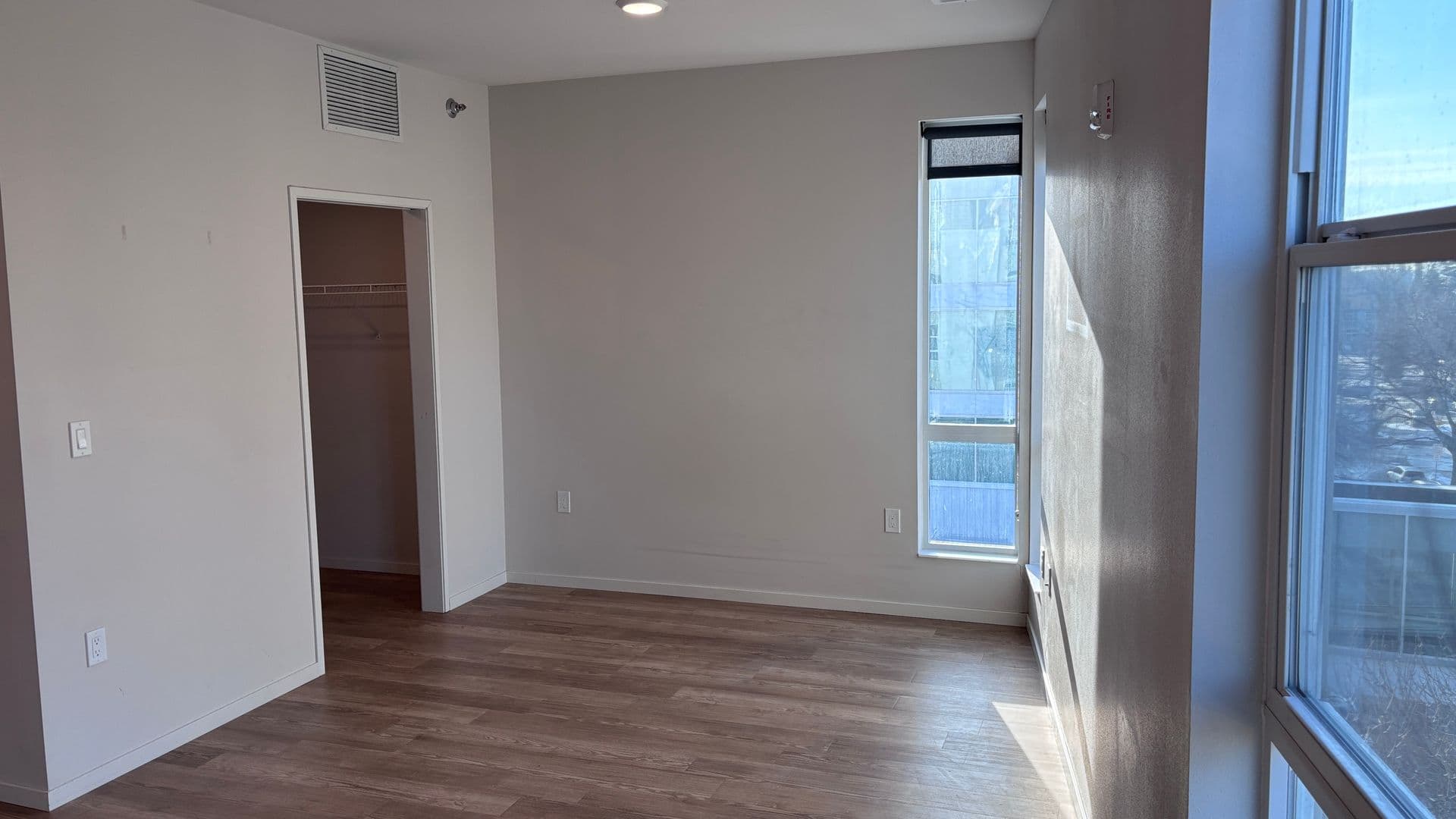 Grand Forks Apartment: 323 Demers Ave