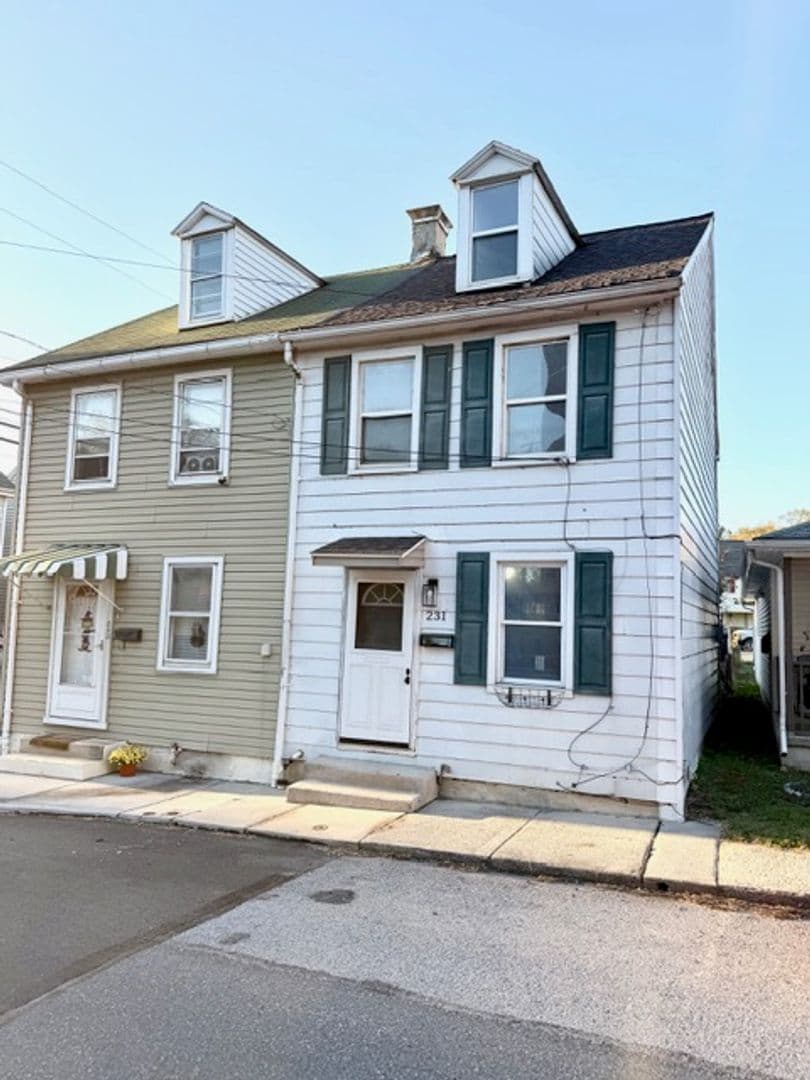 Enola House: 231 Lincoln St