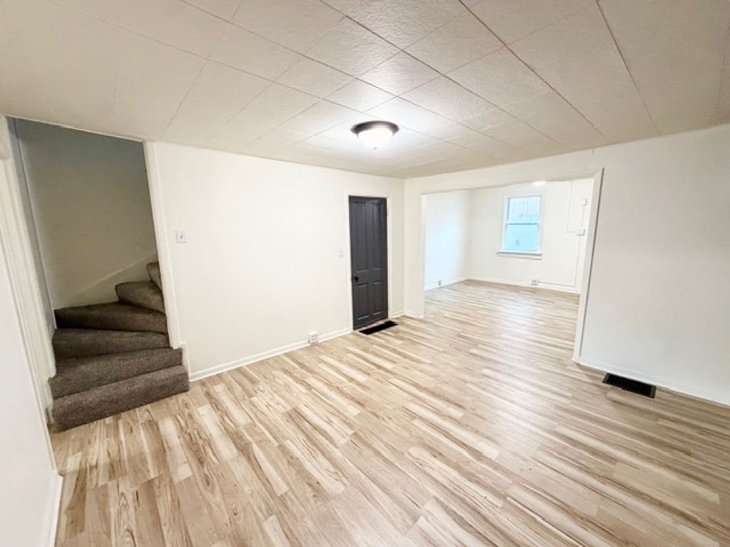 Enola House: 231 Lincoln St