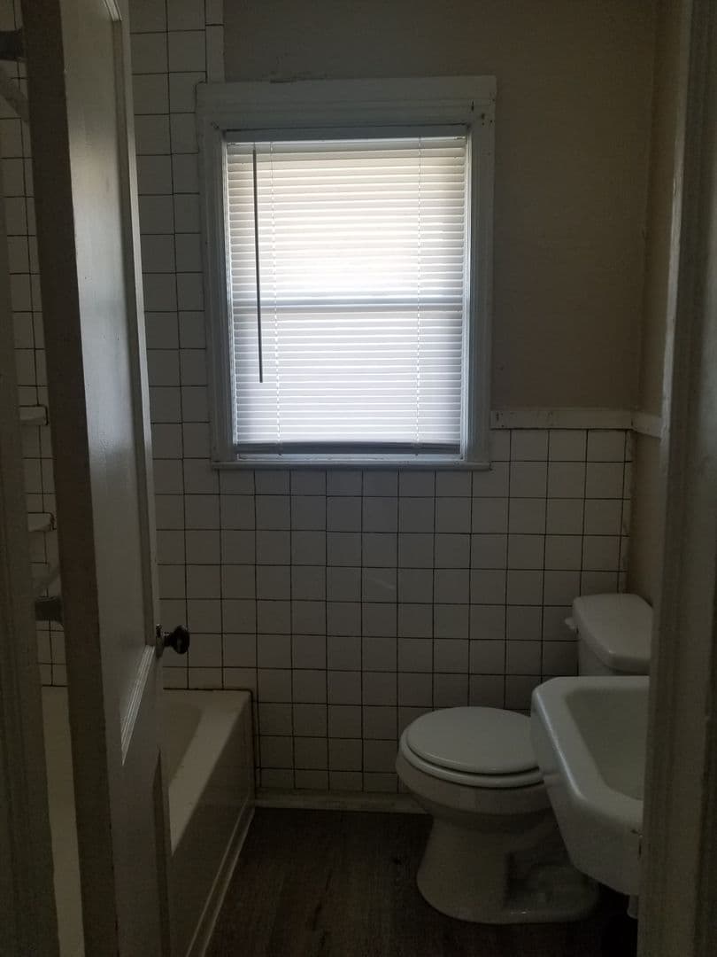 Wichita Apartment: 2044-2050-2056 S Broadway
