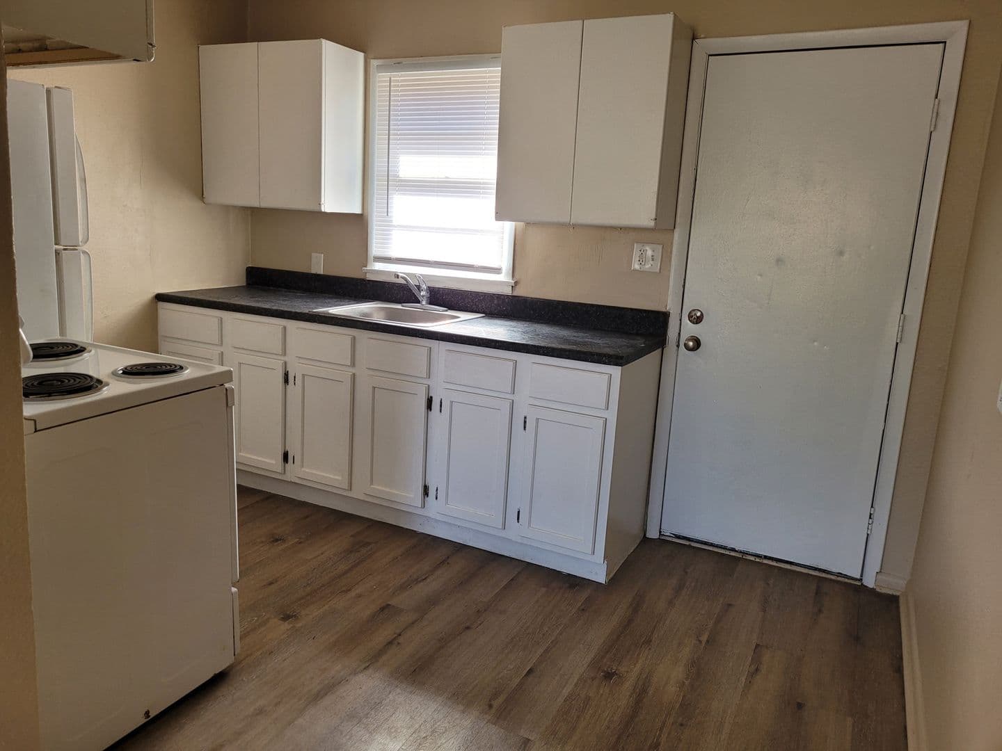 Wichita Apartment: 2945-2949 S Hydraulic