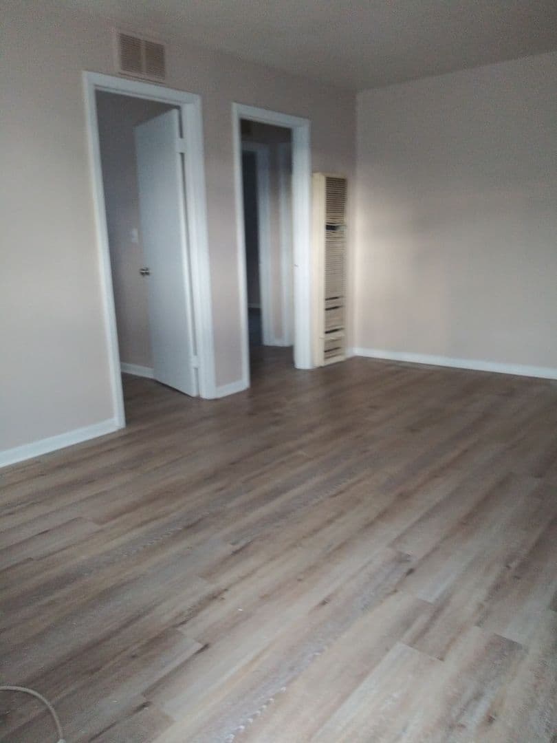 Wichita Apartment: 2945-2949 S Hydraulic