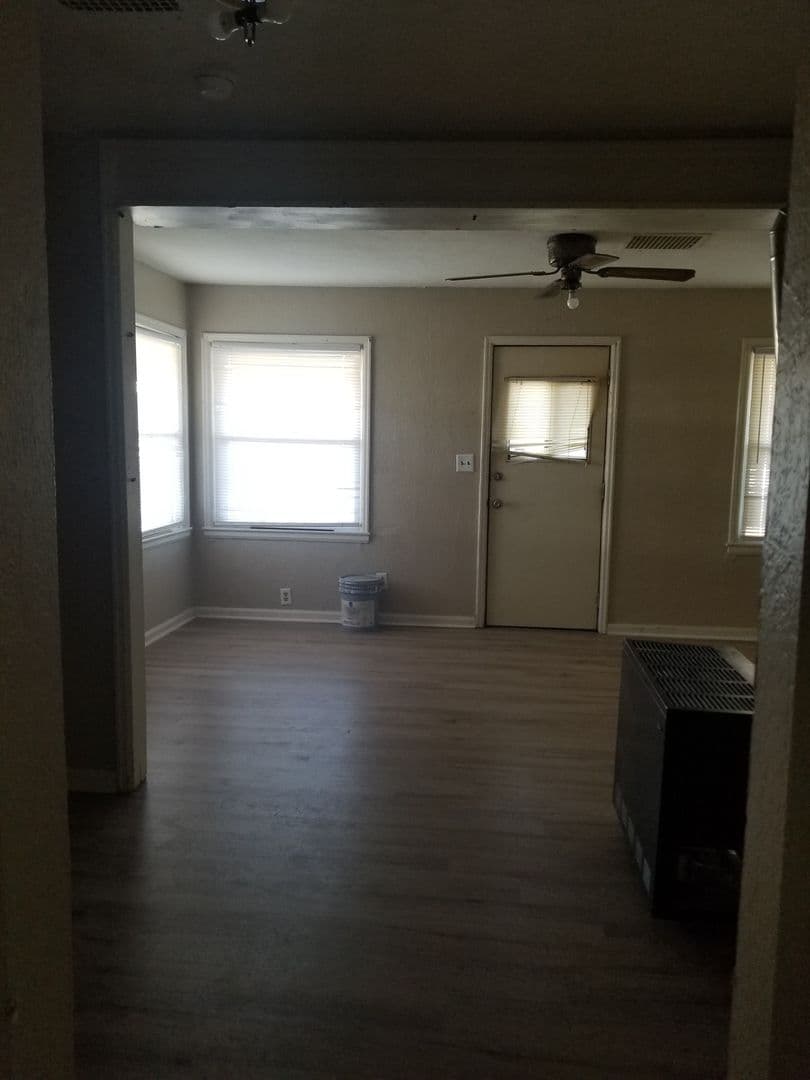Wichita Apartment: 2044-2050-2056 S Broadway
