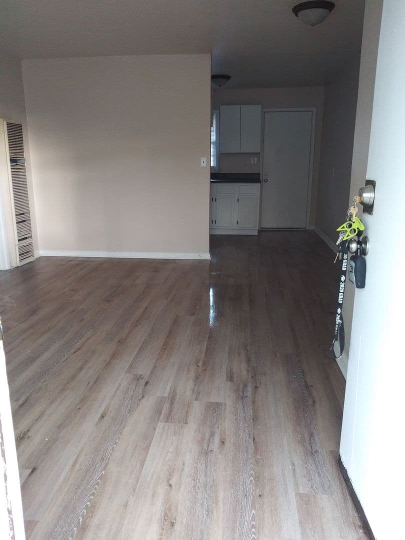 Wichita Apartment: 2945-2949 S Hydraulic