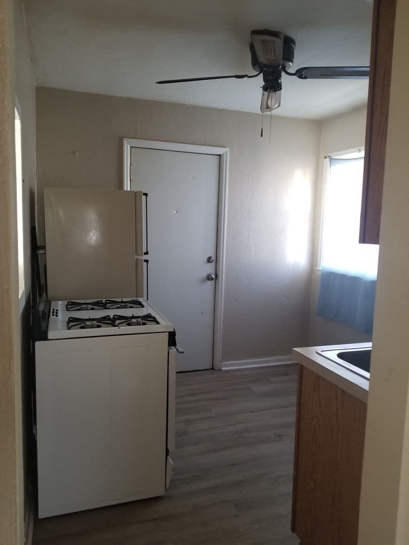 Wichita Apartment: 2044-2050-2056 S Broadway