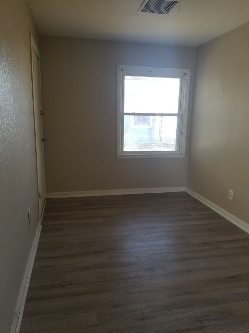 Wichita Apartment: 2044-2050-2056 S Broadway